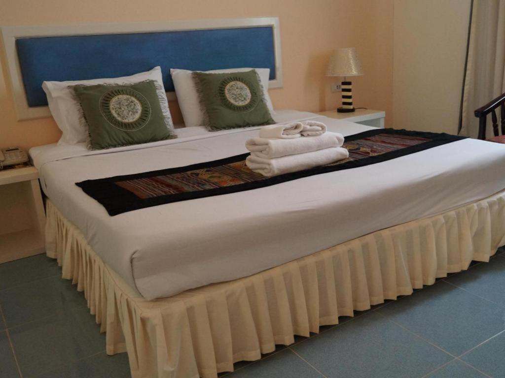 Seng Aroun Hotel Паксе Экстерьер фото