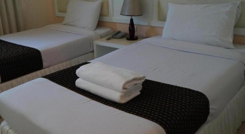Seng Aroun Hotel Паксе Экстерьер фото
